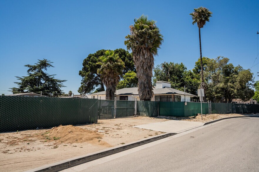 More Photos Of 905-917 Corporation St, Santa Paula Warehouse For Sale