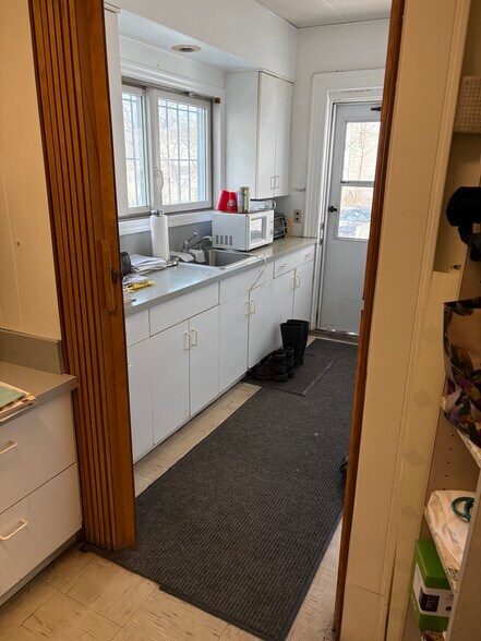More Photos Of 137 Livingston Ave, New Brunswick Office Residential For Sale