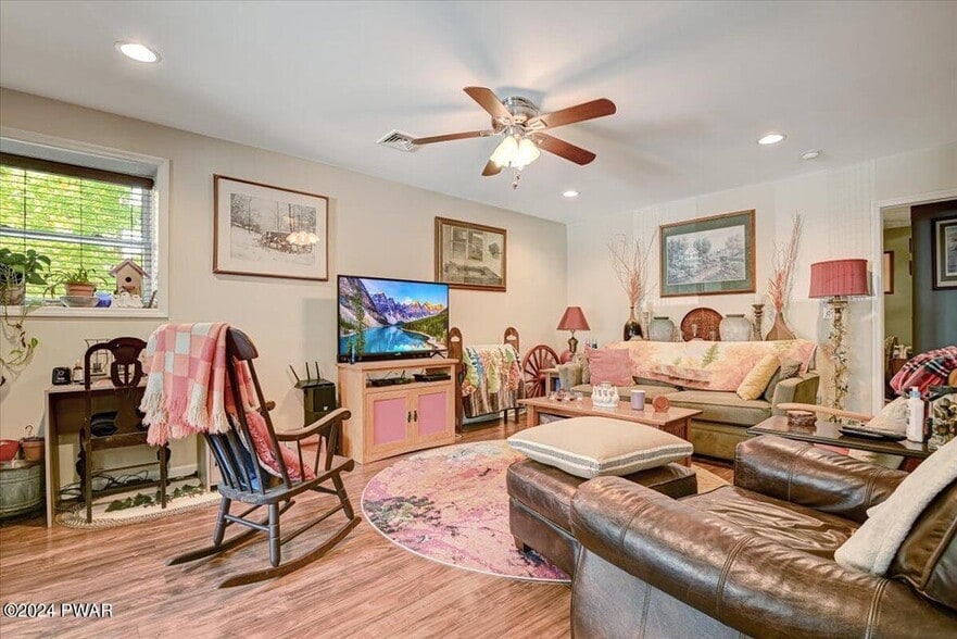 More Photos Of 186 Ledgedale Rd, Lake Ariel Apartments For Sale