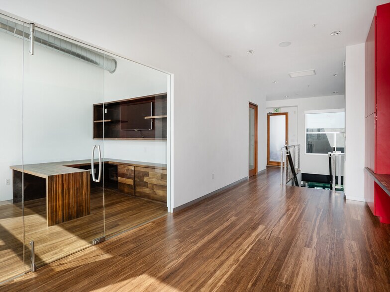 More Photos Of 215-237 California St, El Segundo Loft Creative Space For Sale