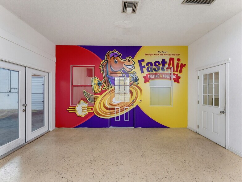 More Photos Of 3347 SW 7th St, Ocala Distribution For Sale