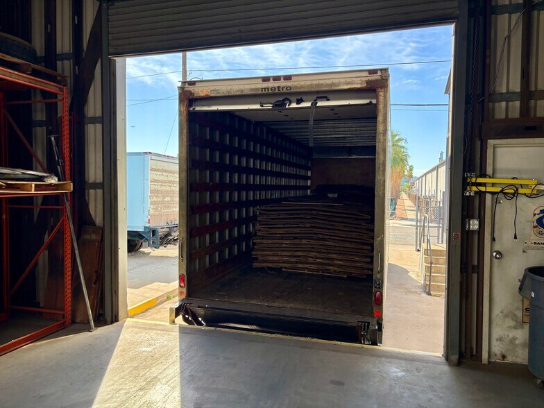 More Photos Of 1880 W Fillmore St, Phoenix Warehouse For Lease
