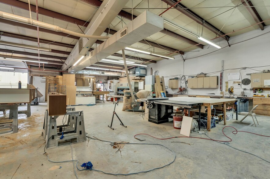 More Photos Of 12 White St, Buchanan Warehouse For Sale