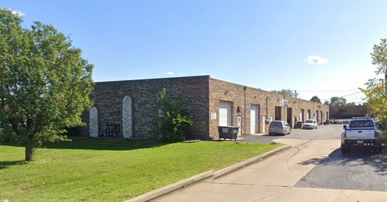 More Photos Of 5535 W 110th St, Oak Lawn Warehouse For Lease