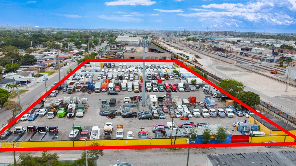 More Photos Of 3600 NW 95th St, Miami Auto Dealership For Lease