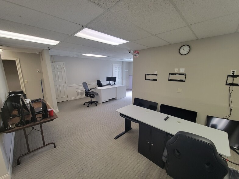 More Photos Of 285 Littleton Rd, Westford Office Residential For Sale