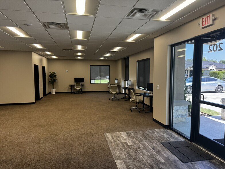 More Photos Of 1625 Williams Dr, Georgetown Unknown For Lease