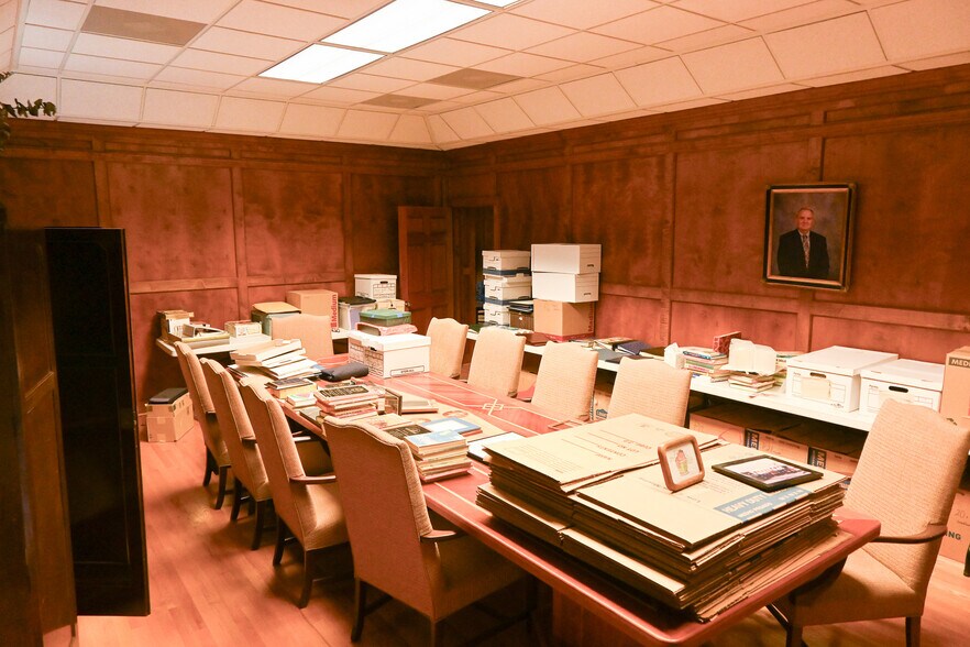 More Photos Of 109A Wholesale Ave NE, Huntsville Office For Sale