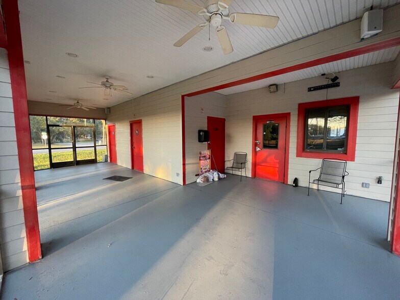 More Photos Of 2535 Main St, Leesburg Restaurant For Sale