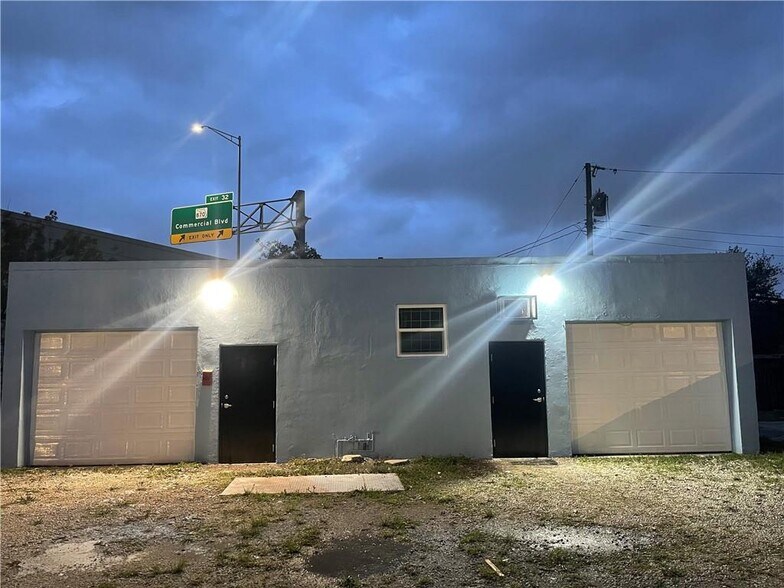 More Photos Of 665 W Prospect Rd, Oakland Park Showroom For Lease
