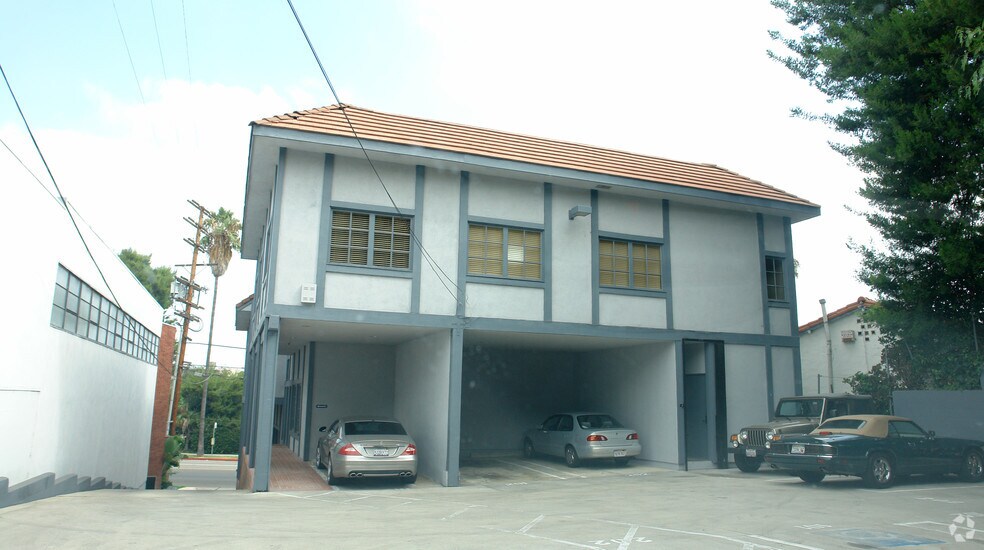 More Photos Of 12750 Ventura Blvd, Studio City Loft Creative Space For Lease