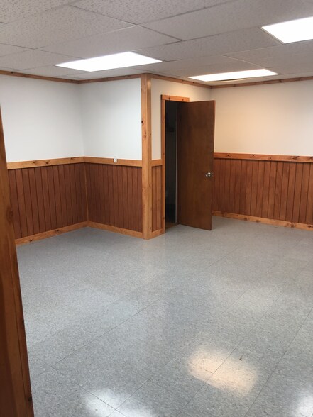 More Photos Of 496 IN-26, Frankfort Warehouse For Sale