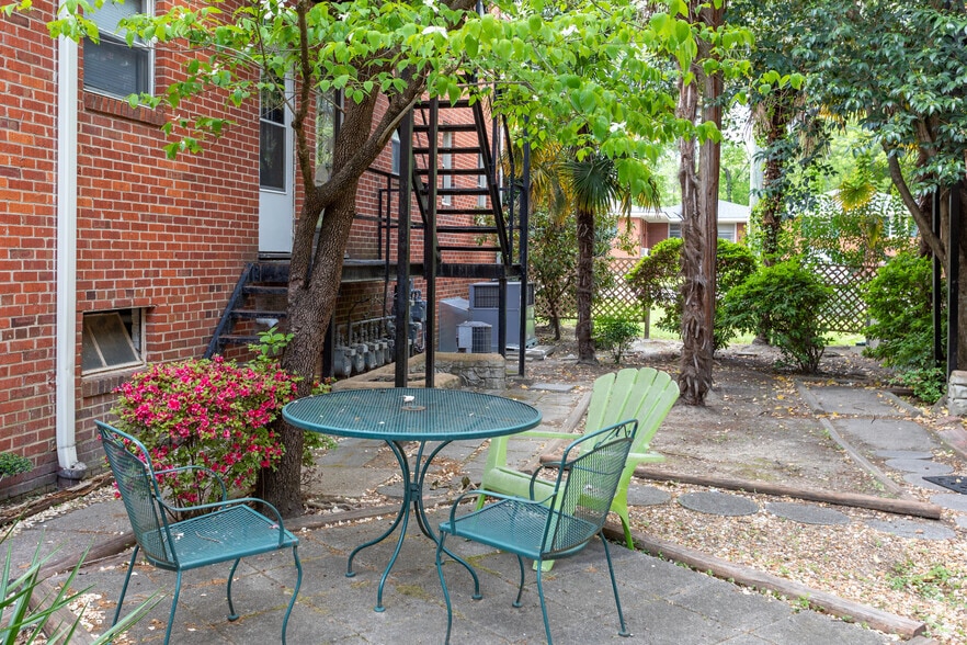 More Photos Of 1107-1117 W Rowan St, Fayetteville Apartments For Sale