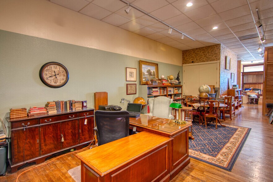 More Photos Of 226 Fort McKavitt St, Mason Hospitality For Sale