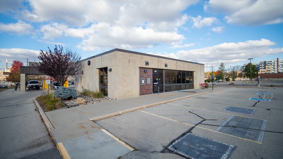 More Photos Of 209 E Center St, Rochester Bank For Lease