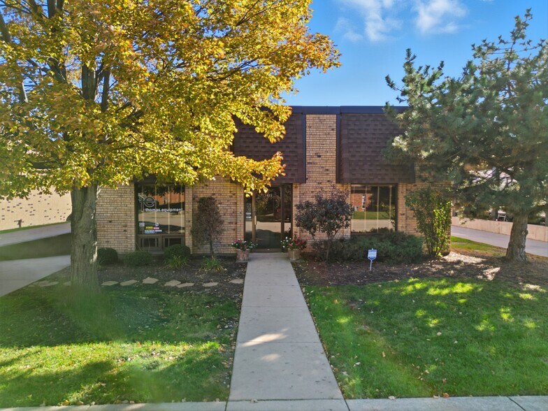 Primary Photo Of 1425 Louis Ave, Elk Grove Village Flex For Lease