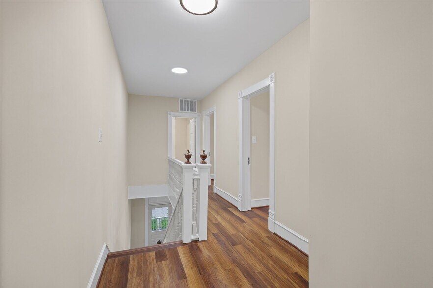 More Photos Of 8519 Chestnut Ave, Bowie Storefront For Sale