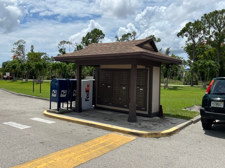 More Photos Of 12734 Kenwood Ln, Fort Myers Medical For Lease