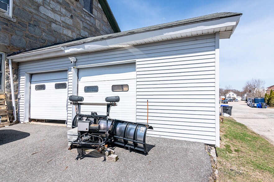 More Photos Of 12 Factory St, West Warwick Light Distribution For Sale