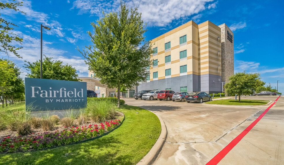 More Photos Of 409 N Clark Rd, Cedar Hill Hotel For Sale