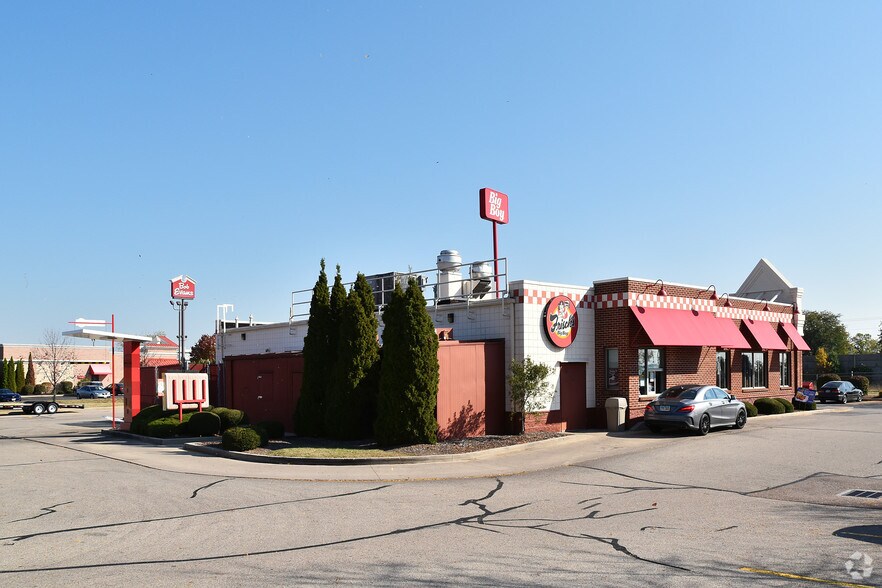 More Photos Of 16 Weller Dr, Tipp City Restaurant For Sale
