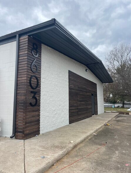 More Photos Of 8603 Shoal Creek Dr, Houston Warehouse For Sale