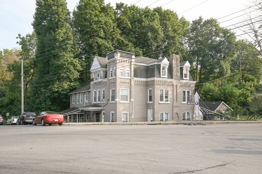 Primary Photo Of 2102 S Lehigh Ave, Whitehall Apartments For Sale