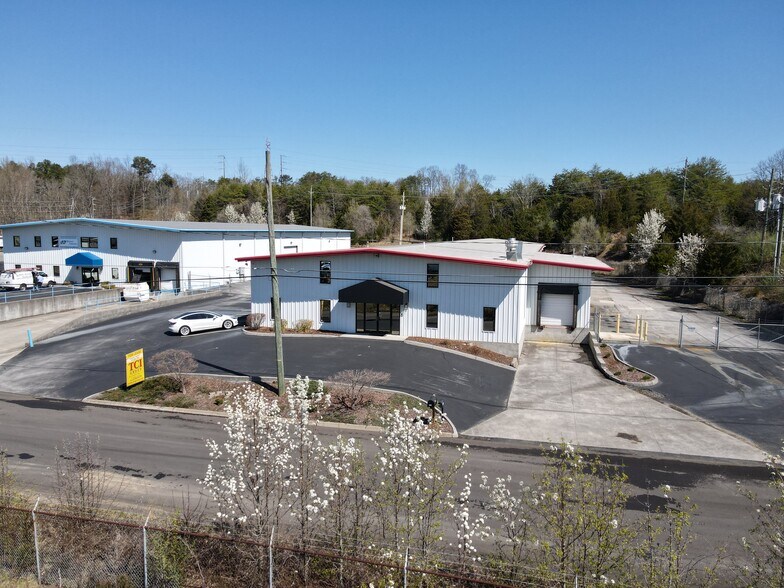Primary Photo Of 2029 Brookside Ln, Kingsport Industrial For Sale
