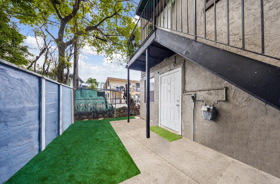 More Photos Of 1035 NW 4th St, Miami Apartments For Sale