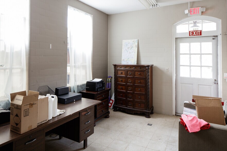 More Photos Of 100 Symphony Way, Anniston Sports And Entertainment For Sale