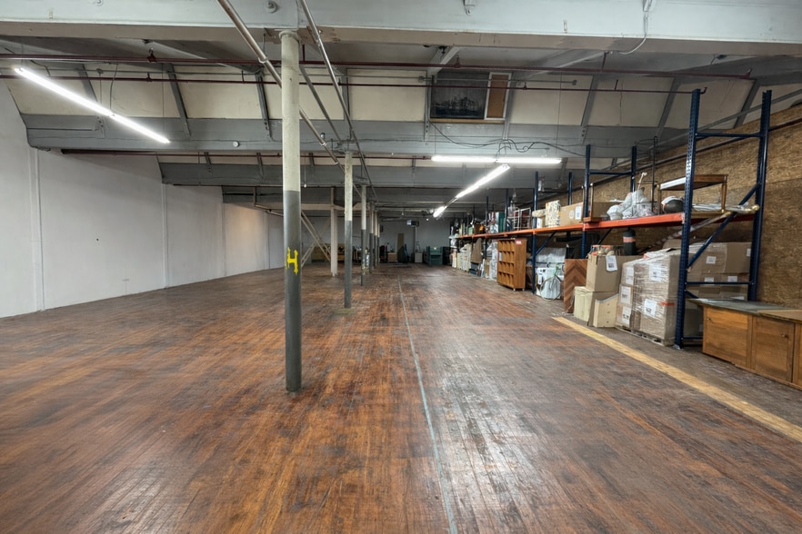 More Photos Of 21 Sabin St, Pawtucket Manufacturing For Lease