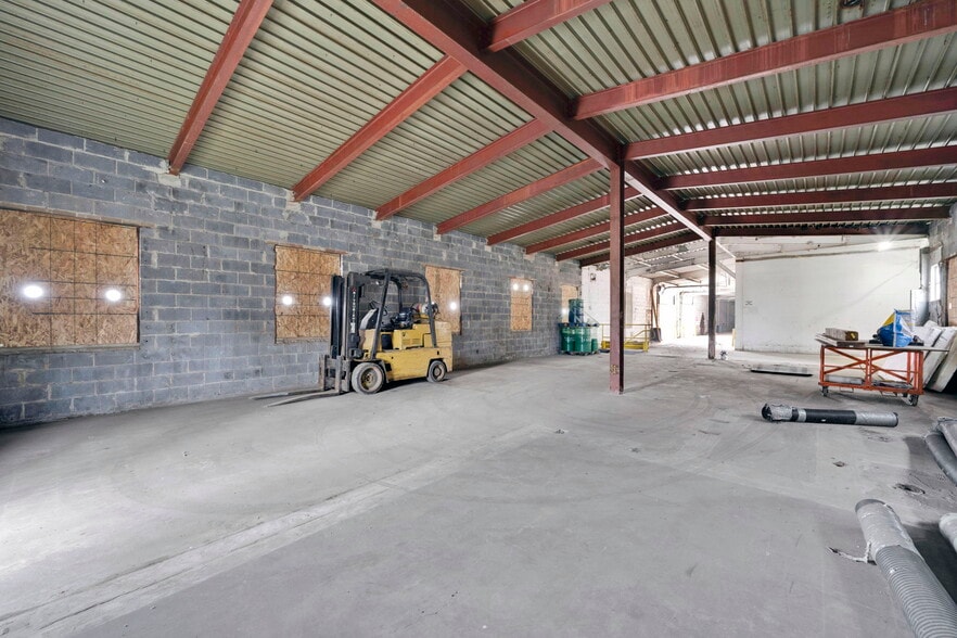 More Photos Of 241 Park Ave, East Hartford Manufacturing For Sale