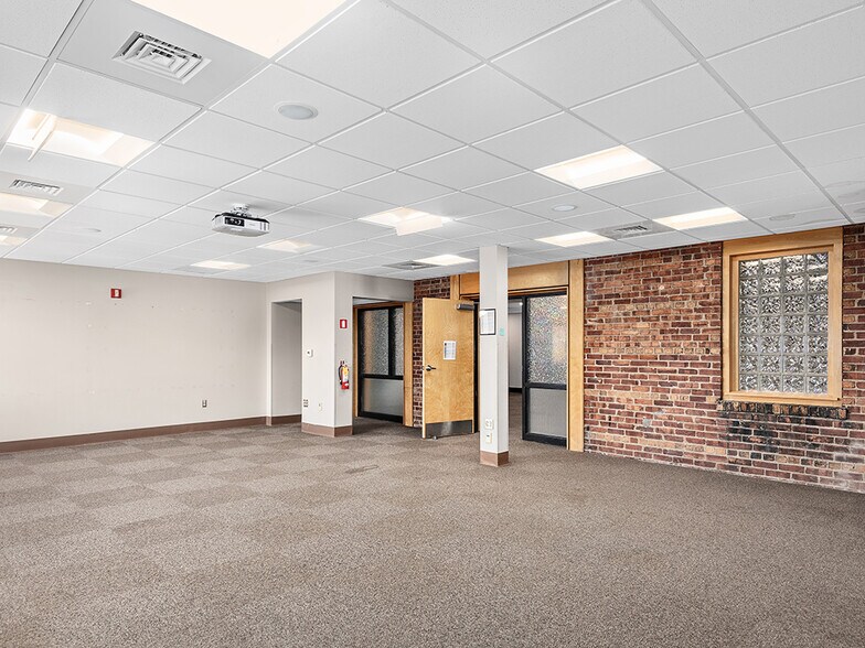 More Photos Of 53 S French Broad Ave, Asheville Medical For Lease