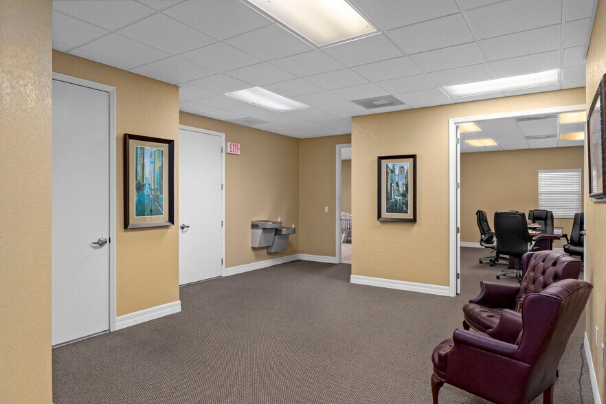 More Photos Of 8352 Forest Oaks Blvd, Spring Hill Office For Sale