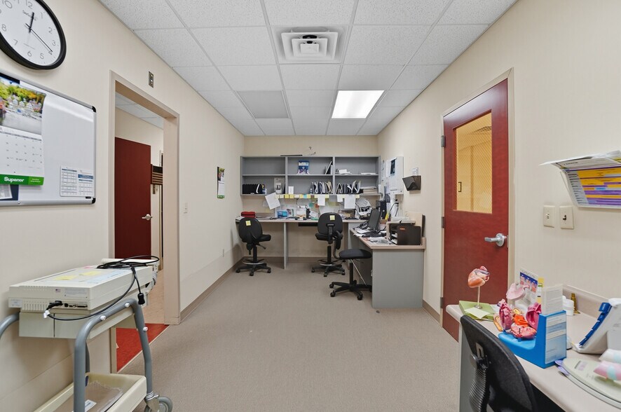 More Photos Of 916-920 W Market St, Lima Medical For Sale