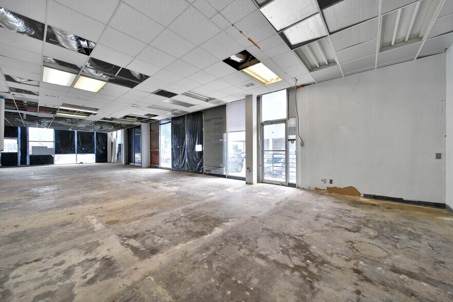 More Photos Of 6430 Hillcroft Ave, Houston Office For Sale
