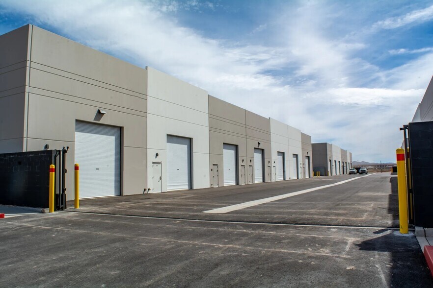 More Photos Of 8017 E Pecos Rd, Mesa Warehouse For Lease