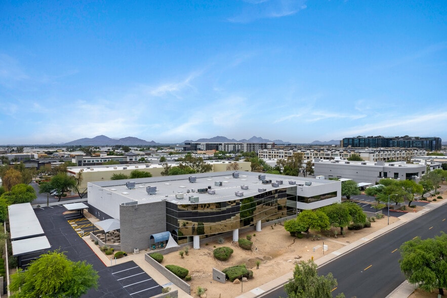More Photos Of 7543 E Tierra Buena Ln, Scottsdale Distribution For Sale