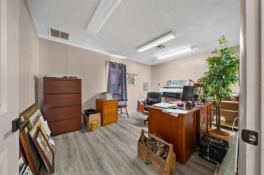 More Photos Of 4820 NE 35th St, Silver Springs Auto Dealership For Sale