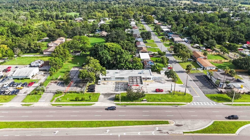 More Photos Of 8431-8433 E Colonial Dr, Orlando Service Station For Lease