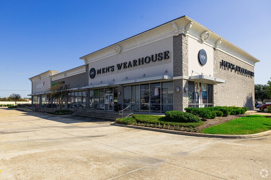 Primary Photo Of 19222 Gulf Fwy, Friendswood Storefront For Lease