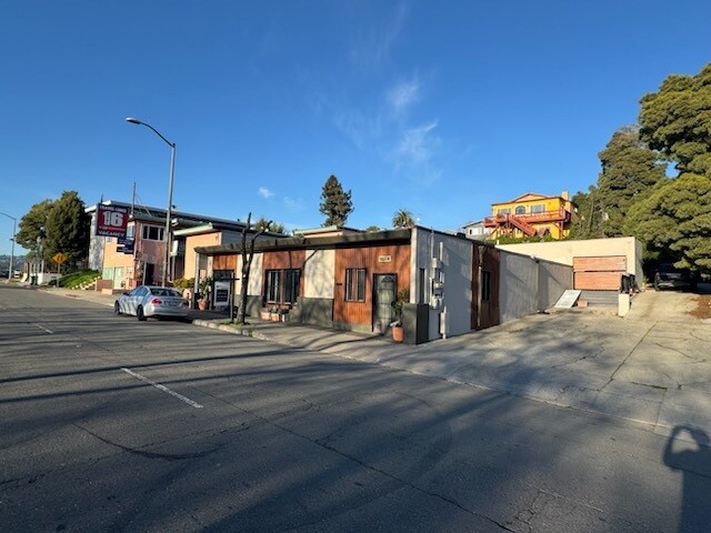 More Photos Of 9614-9616 MacArthur Blvd, Oakland Specialty For Sale
