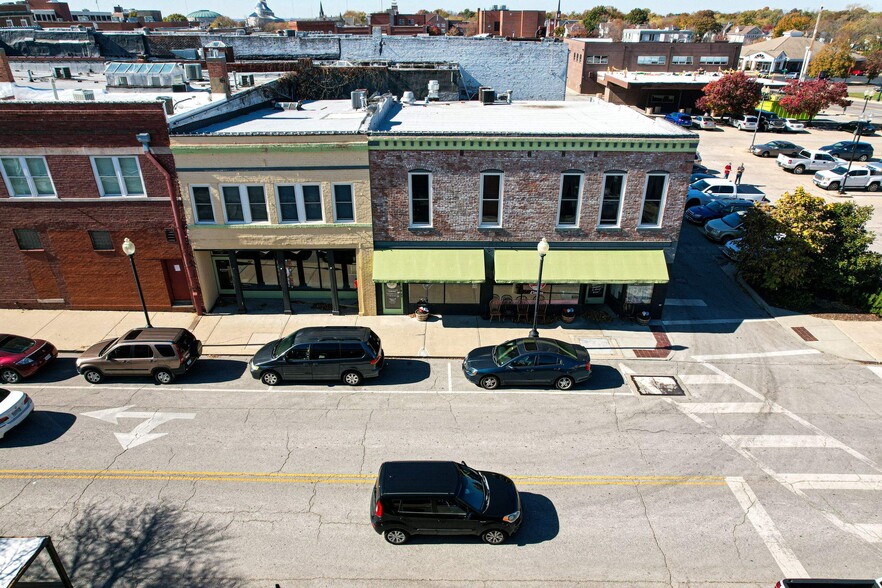 Primary Photo Of 206-208 N Main St, Independence Restaurant For Sale