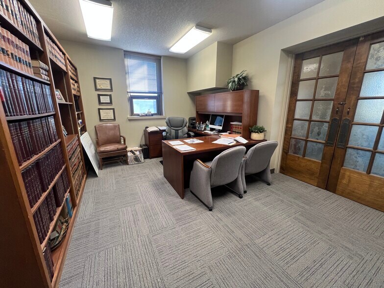 More Photos Of 23 3rd St NW, Mason City Office For Sale