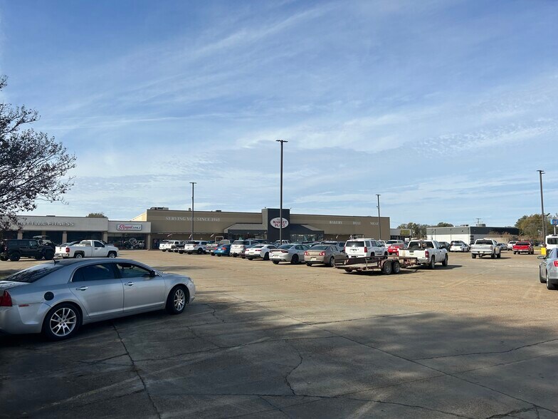 More Photos Of 207 N Davis Ave, Cleveland Unknown For Lease