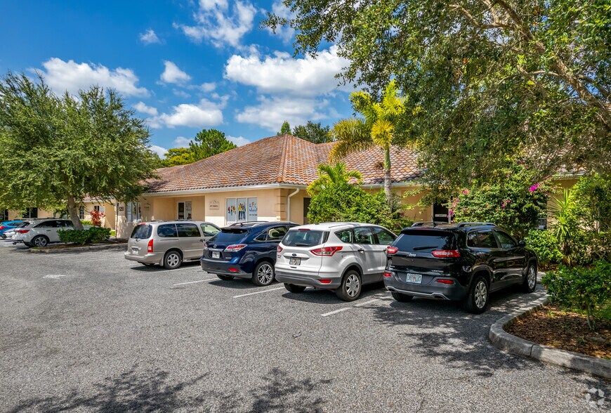 Primary Photo Of 5255 Office Park Blvd, Bradenton Medical For Lease