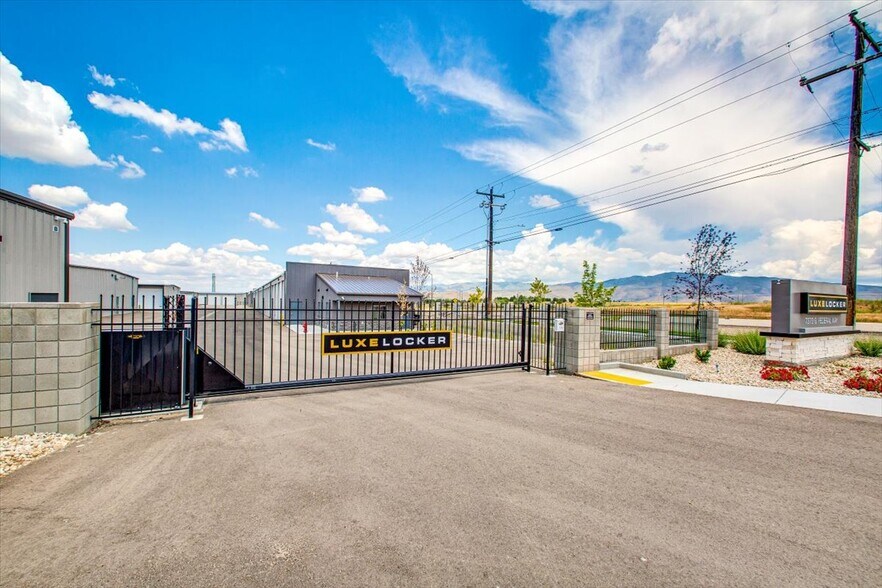 More Photos Of 7373 S Federal Way, Boise Self Storage For Sale