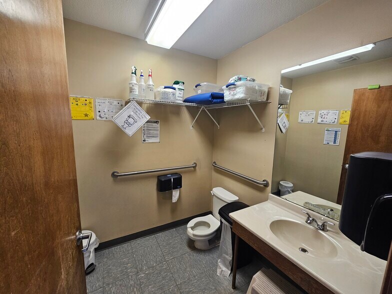 More Photos Of 210 E Fields Blvd, El Dorado Springs Schools For Sale