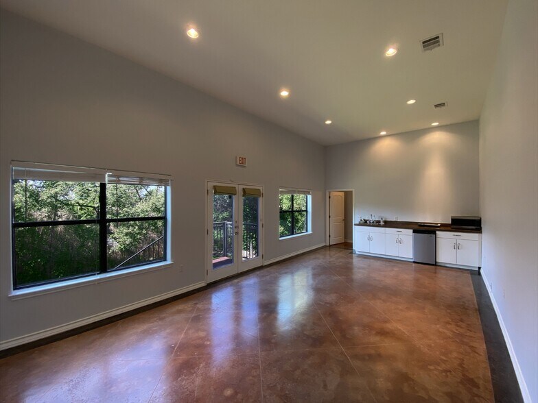 More Photos Of 16201 Dodd St, Volente Coworking Space