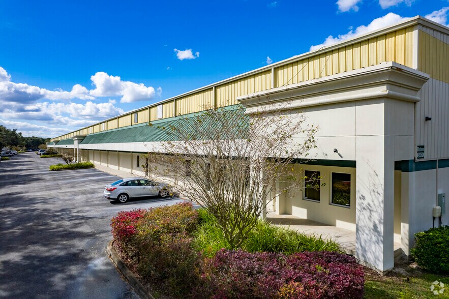 More Photos Of 5001 Gateway Blvd, Lakeland Unknown For Lease